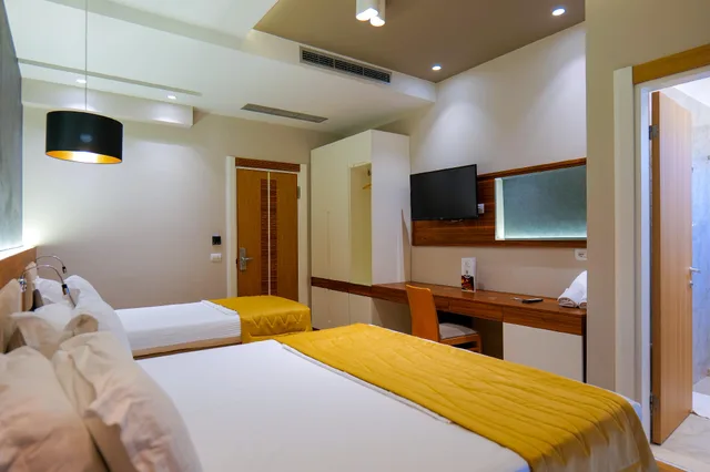 غرفة ديلوكس عائلية، Hotel Autostation 1/2