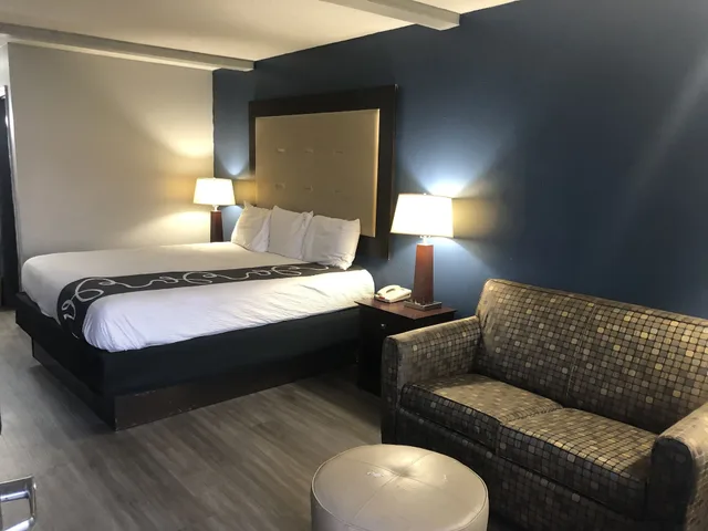 غرفة كلاسيكية بسرير كينج للمدخنين، Scottish Inn 1/4