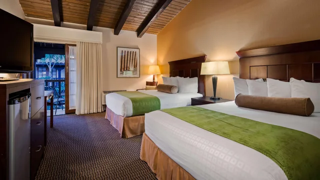 Courtyard, 2 Queen Beds, Best Western Plus Carpinteria Inn 4/8