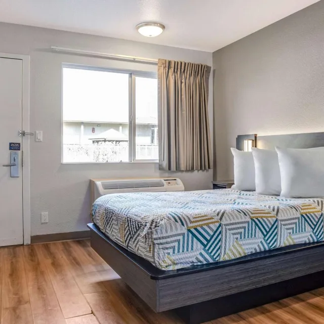 غرفة بسرير مزدوج لذوي الإعاقة، Motel6 Carson City, NV 3/8