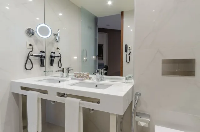 غرفة ديلوكس بسرير مزدوج بإطلالة على المدينة، Turim Boulevard Hotel 5/5