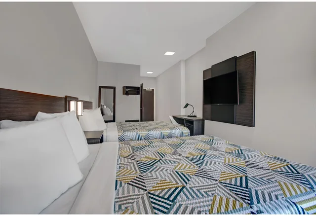 Room, Quadruple, 2 Queen Beds, Motel6 Monahans, TX 2/8