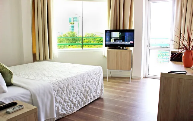 Premier, Deluxe, Twin Beds, Liberty Hotel Saigon Greenview 7/10