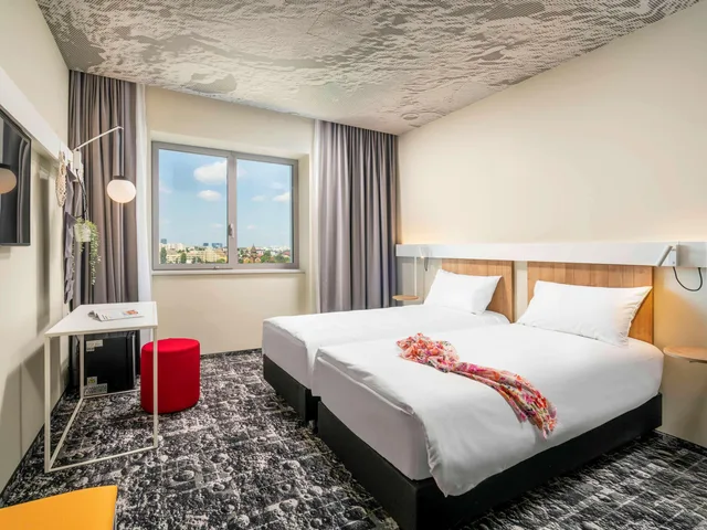 غرفة قياسية بسرير كوين، ibis Bucharest Politehnica 1/8