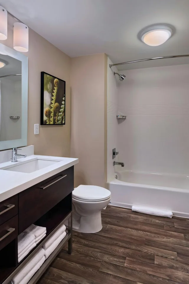 استوديو بسرير كينج مع أريكة بحوض استحمام لذوي الإعاقة، Towneplace Suites Tacoma Lakewood 6/8