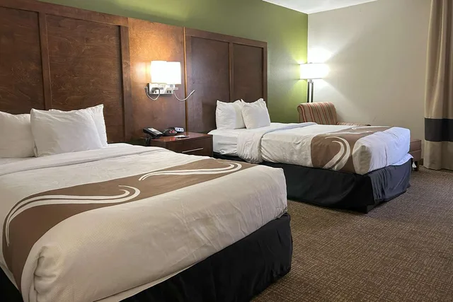 غرفة بسريرين مزدوجين، Quality Inn & Suites Tarboro - Kingsboro 2/9