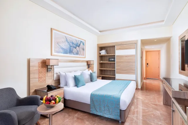 غرفة ديلوكس ثلاثية بسريرين منفصلين بإطلالة على الحديقة، Beach Albatros Resort - Hurghada 3/7