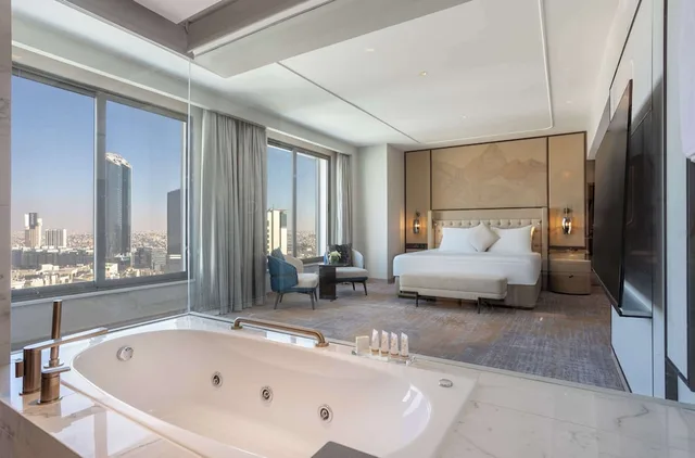 Ambassador, Club, Suite, King Bed، Signia by Hilton Amman 6/8