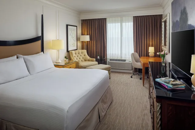 غرفة بسرير كينج لذوي الإعاقة، Holiday Inn Express Long Beach 3/7