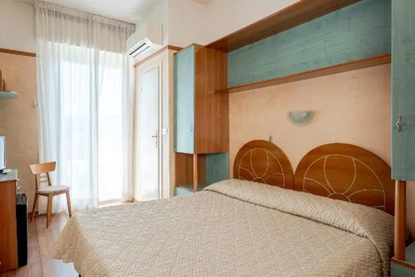 غرفة بسرير مزدوج أو سريرين منفصلين، Hotel Britannia 4/10