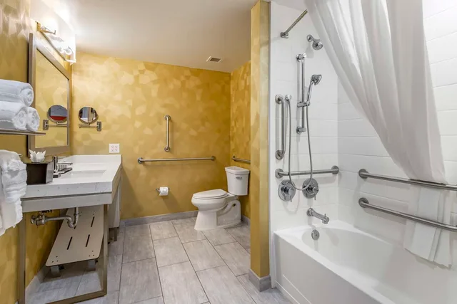 غرفة بسرير كينج لذوي الإعاقة، Hotel 1914 - Historic Alamo Riverwalk, an Ascend Collection Hotel 4/4
