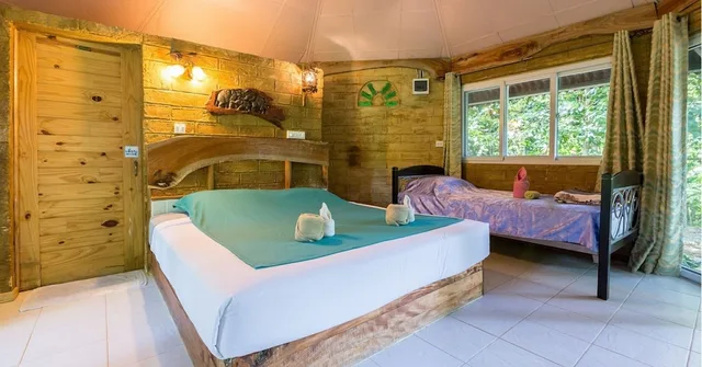 غرفة سوبيريور ثلاثية بسرير كوين وسرير فردي بإطلالة على الحديقة بشرفة، Baandin Chiewlarn Resort 1/3