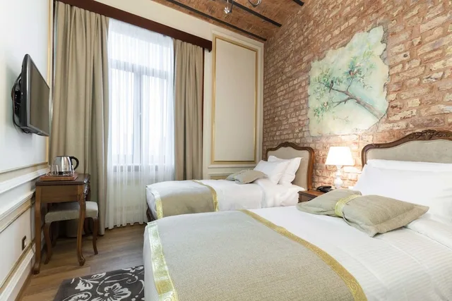 غرفة قياسية بسرير مزدوج، Pera Parma Hotel 1/9