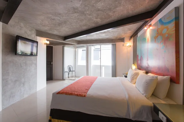 Loft, Premium, King Bed, The Front Hotel And Apartment 1/2