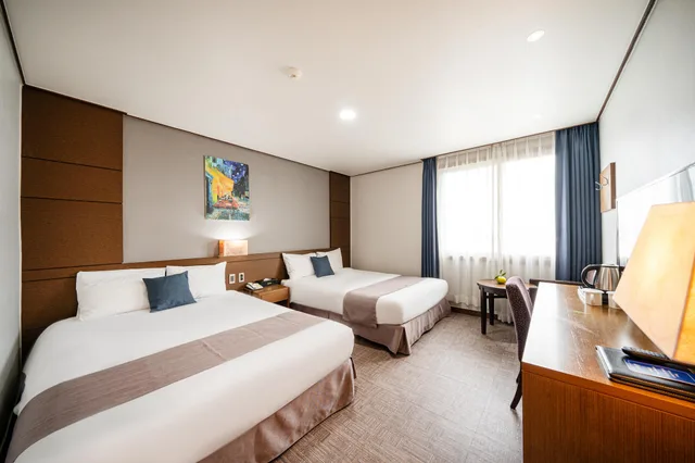 غرفة ديلوكس عائلية رباعية بسريرين كوين، Benikea Hotel Jeju 1/2