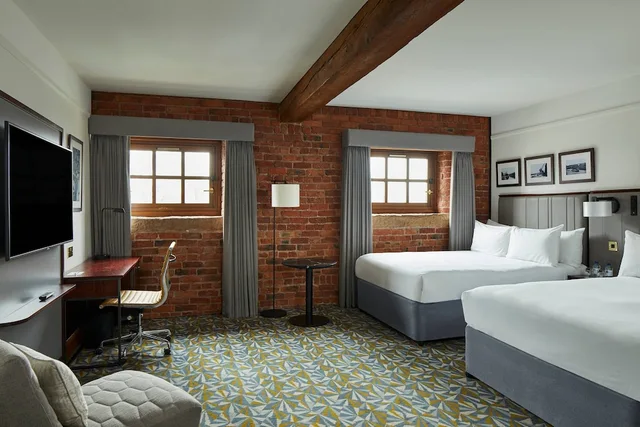 غرفة عائلية بسريرين مزدوجين، Manchester Marriott Victoria And Albert Hotel 2/3
