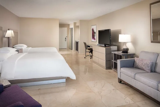 Room, Double Bed, Bay View, Accessible، Doubletree By Hilton Grand Hotel Biscayne Bay 1/2