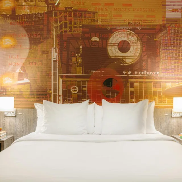 جناح بسرير كينج مع سرير إضافي، Leonardo Hotel Eindhoven City Center 1/6