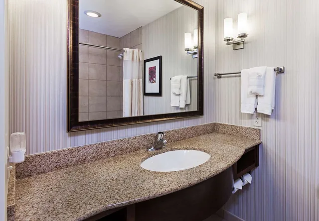 غرفة بسرير كينج، Hilton Garden Inn Corpus Christi 2/2