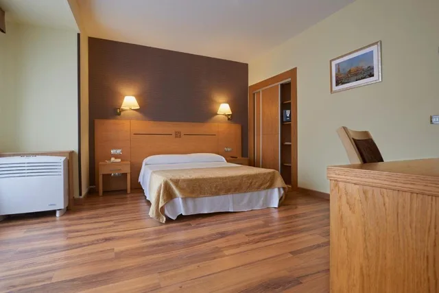 Standard, Single, Queen Bed, Hotel 40 Nudos 1/2