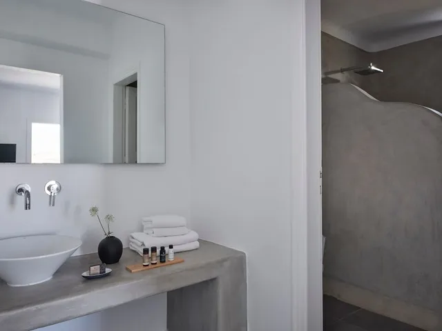 Classic, King Bed, Sea View, Outdoor Jetted Tub، Pietra e Mare - Mykonos Moments 2/6