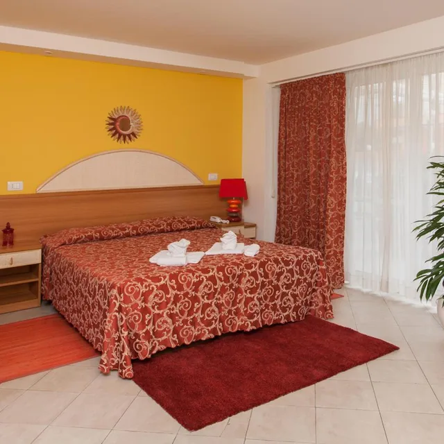 غرفة رباعية بشرفة، Hotel Bahama 3/9