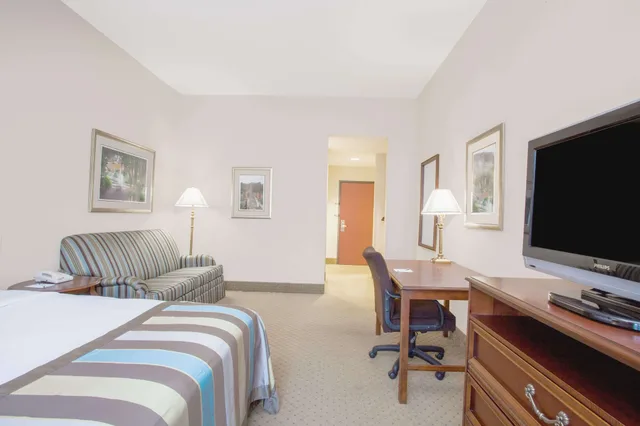 غرفة بسرير كوين لذوي الإعاقة، Wingate by Wyndham Columbia / Lexington 1/4