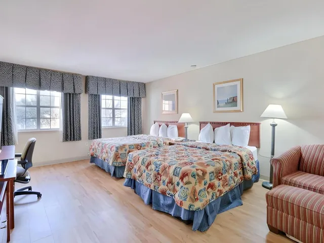 2 Queen Beds Mobil Access Tub Nsmk Kitchen، Studio6 Plano, TX - Dallas - Plano Medical Center 1/6