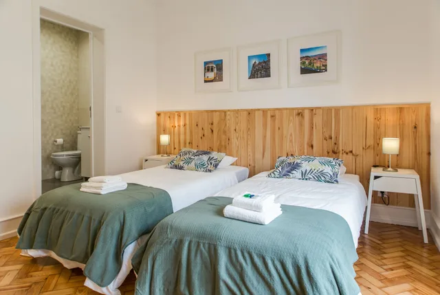 5 Bedrooms, Comfort, Apartment, 6 Beds, 3 Double Beds, Home Out Rooms and Apartments 7/10