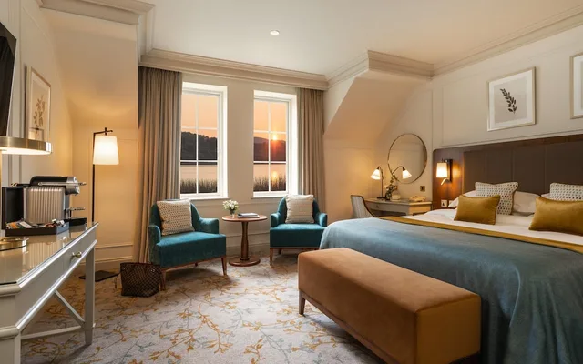 غرفة تنفيذية بسرير كينج بإطلالة على البحيرة، Lough Erne Resort 2/5