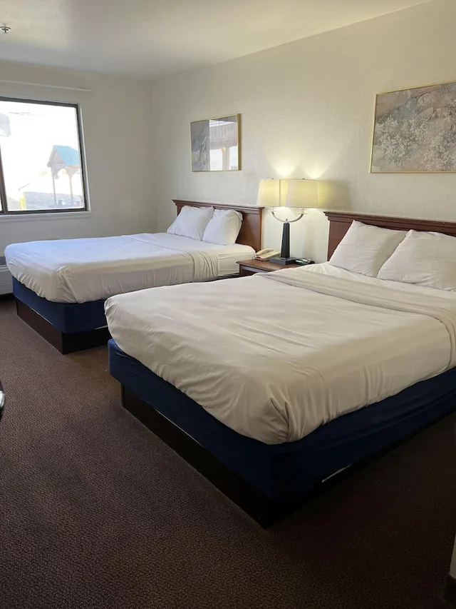 Room, 2 Queen Beds, Days Inn by Wyndham Lake Point 1/10