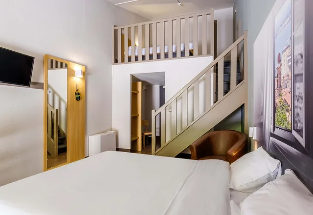 غرفة قياسية رباعية، B&B Hotel Villeneuve Loubet Village 1/3
