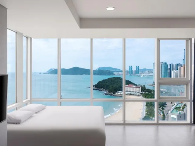 Room, Quadruple, Partial Ocean View, Pool Access for 2، Suncloud Hotel 1/1