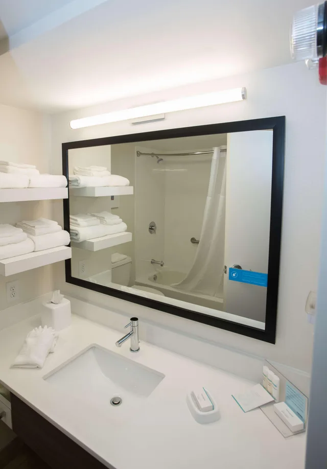 غرفة بسرير مزدوج، Hampton Inn Wooster 3/3