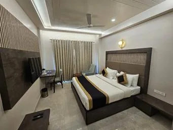 غرفة عائلية بسرير مزدوج، Hotel Abhinav International 1/1