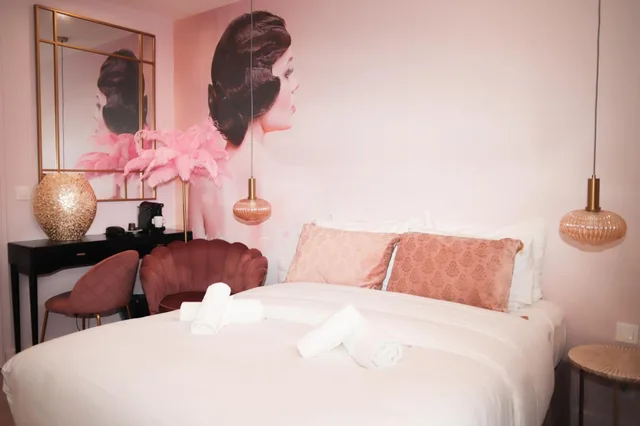 غرفة بسرير مزدوج أو سريرين منفصلين، Glam's Hotel 3/5