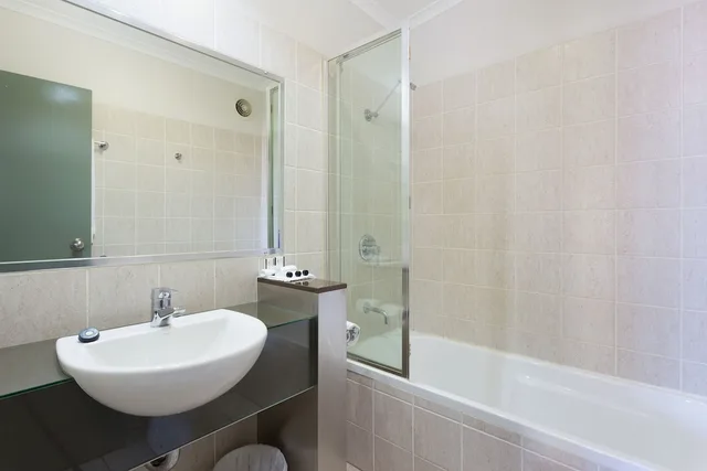 غرفة أساسية بسرير كوين، Rocklea International Motel 2/2