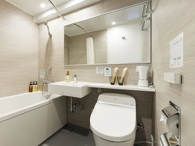 لوفت بسرير كوين مع أريكة، hotel androoms Naha Port 2/2