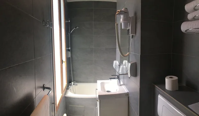 غرفة سوبيريور بسرير مزدوج، Hotel Du Maine 2/3