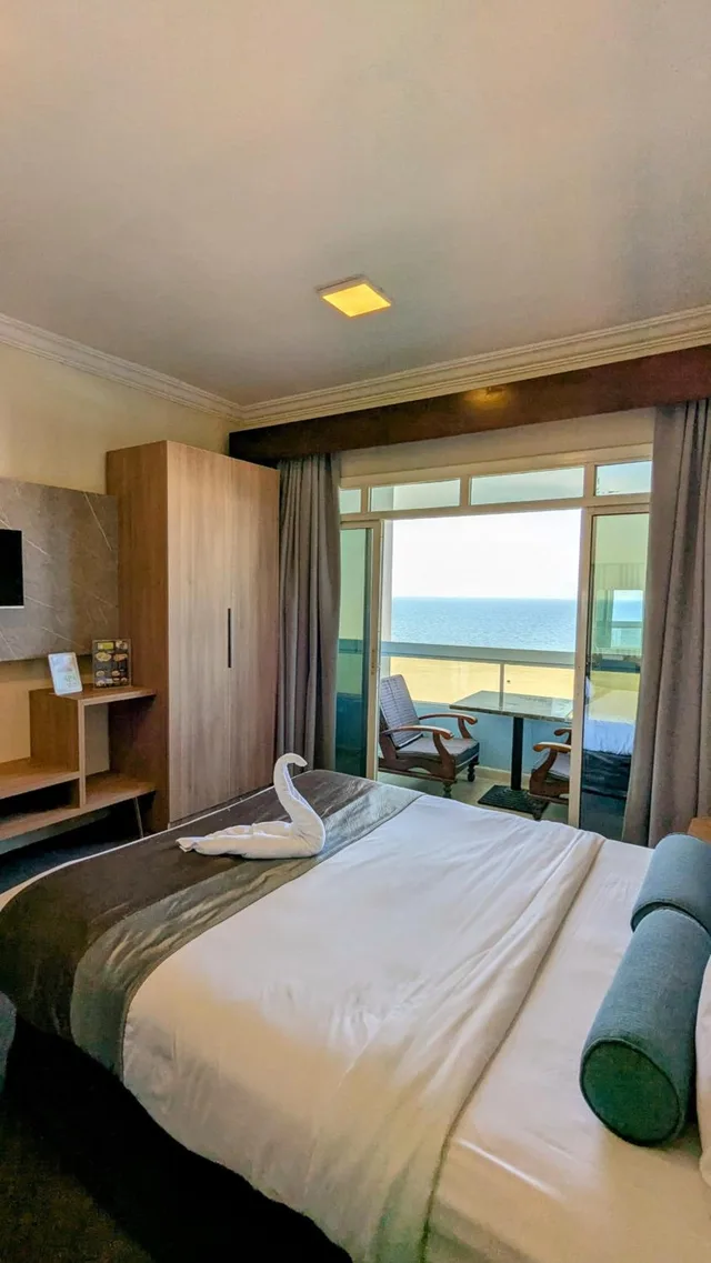 غرفة ديلوكس بإطلالة على البحر بشرفة، Mermaid Beach Hotel 7/10