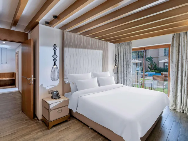 جناح بإطلالة على المسبح، Rixos Premium Belek 1/6