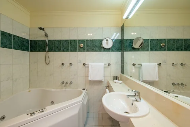 غرفة كومفورت بسرير كوين وسرير فردي، Gateway On Monash Boutique Hotel 4/4