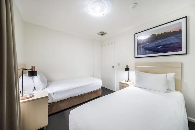 2 Bedrooms, Apartment, City View, Two Story، Oaks Sydney Goldsbrough Suites 1/10