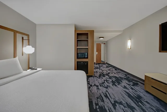غرفة بسرير كينج، Fairfield by Marriott Inn & Suites Norfolk 1/5