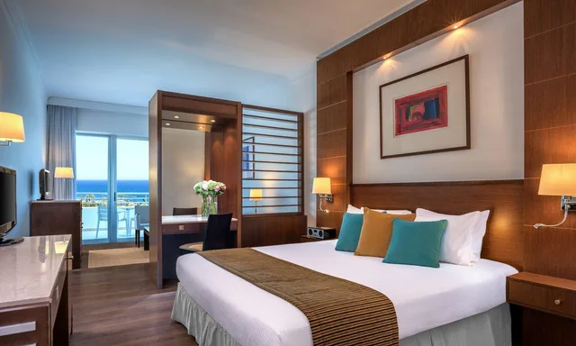 Luxury, Studio, Pool and Sea View، Mediterranean Beach Hotel 1/1