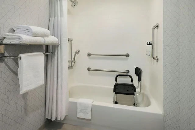 studio, multiple beds، Springhill Suites Pittsburgh Mills 9/10