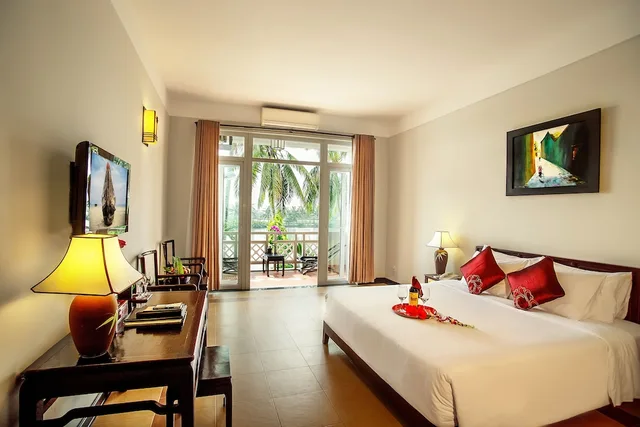 غرفة ديلوكس بإطلالة على النهر، Hoi An Beach Resort 1/5