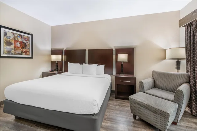 غرفة بسرير كينج لذوي الإعاقة، Best Western Plus Eastgate Inn & Suites 2/3