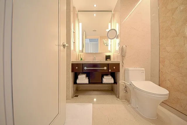 Deluxe, King Bed, Tower Wing، EDSA Shangri-La Manila 4/4
