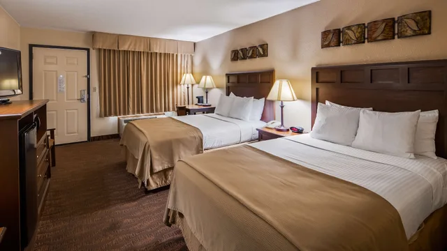 غرفة قياسية بسريرين مزدوجين، Best Western Center Pointe Inn 2/10